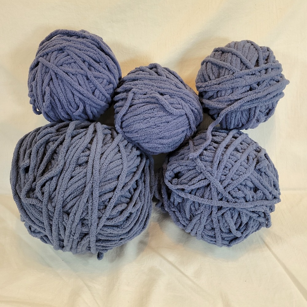 Bernat Blanket Yarn Bundle 29.1oz Blue Chenille Super Bulky Polyester Lot - Picture 3 of 3